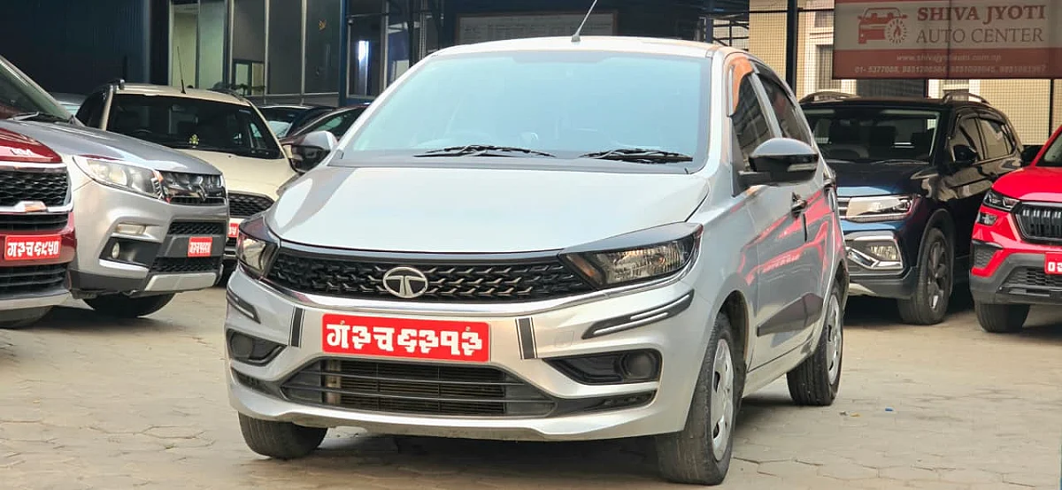 Tata Tiago XT