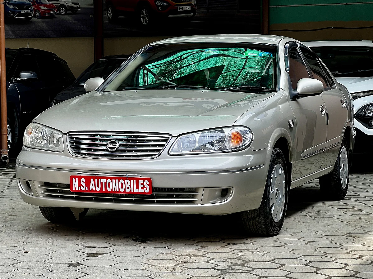 Nissan Sunny Super Saloon
