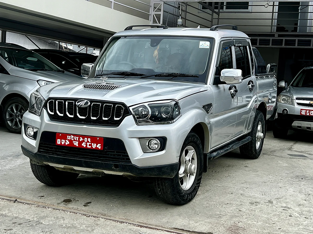 Mahindra Scorpio S10
