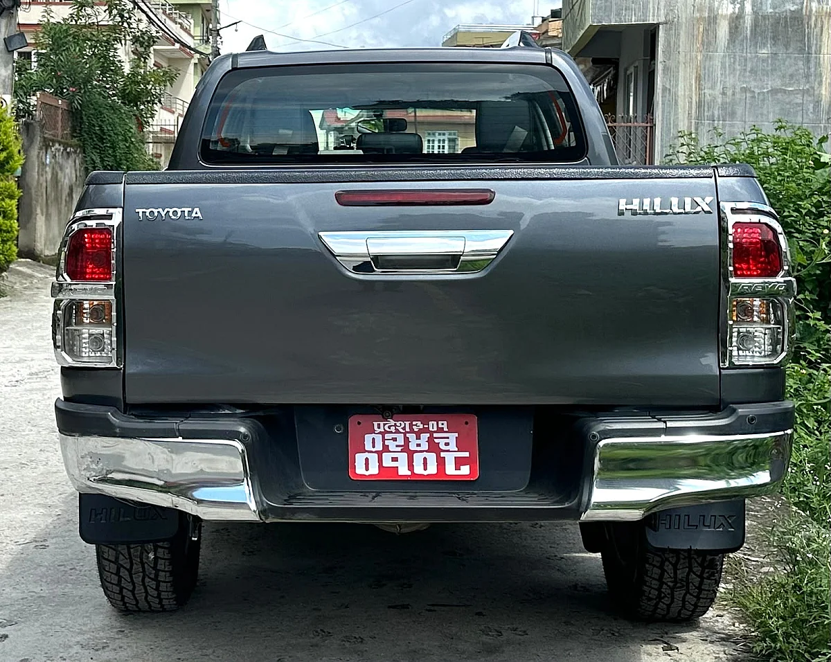 Toyota Hilux Revo g