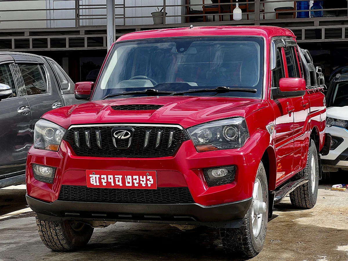 Mahindra Scorpio S10