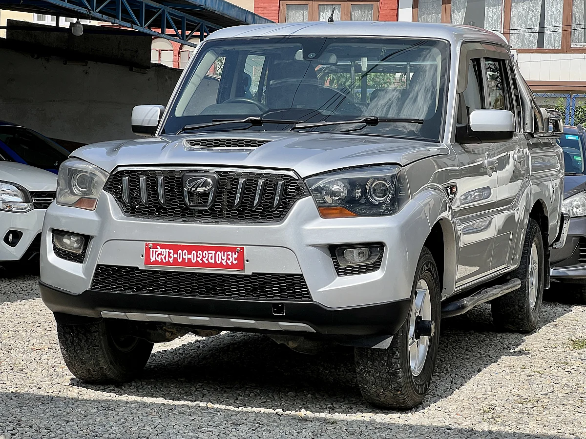Mahindra Scorpio S10