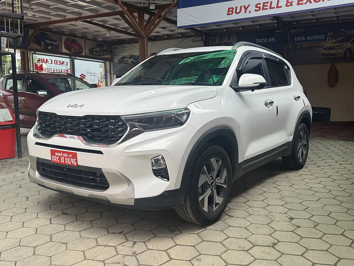 KIA Sonet HTX +