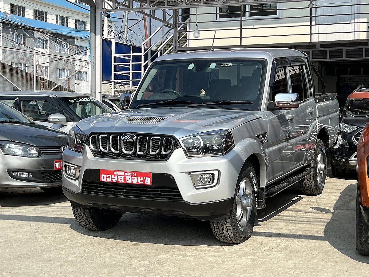 Mahindra Scorpio S10