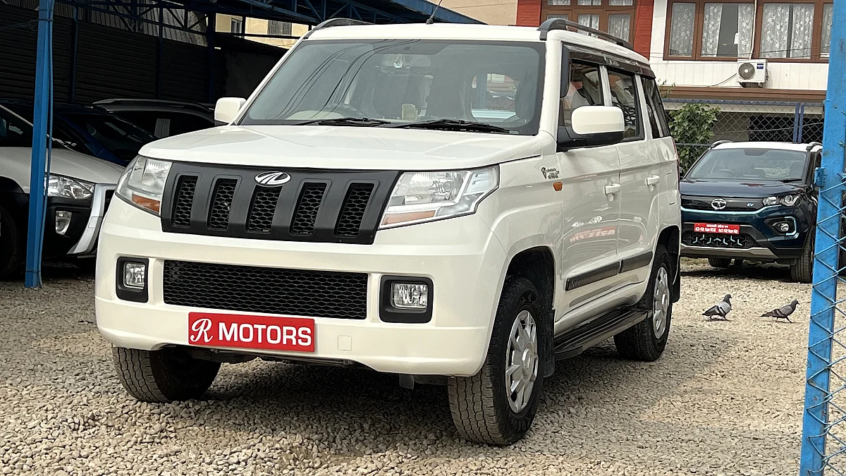 Mahindra TUV 300 T6 +