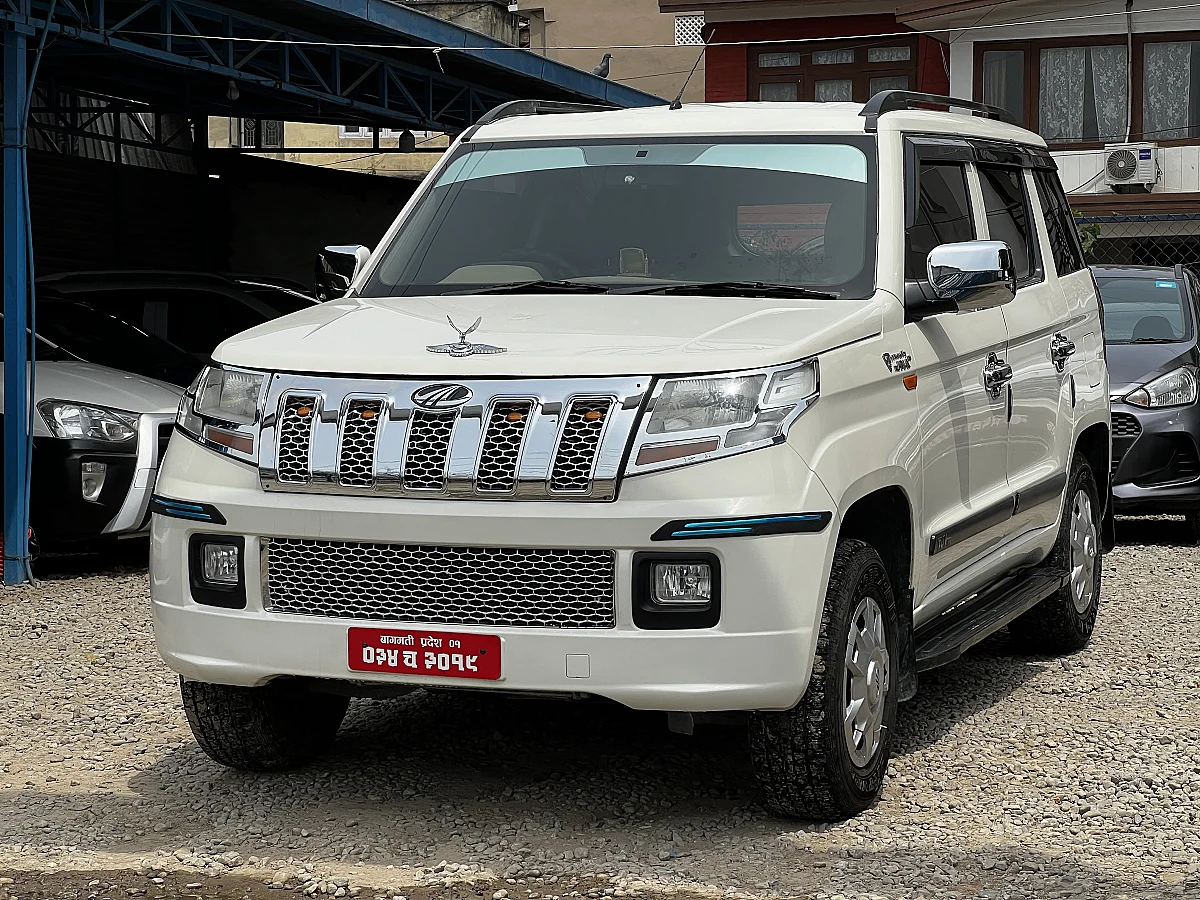 Mahindra TUV 300 T6 +